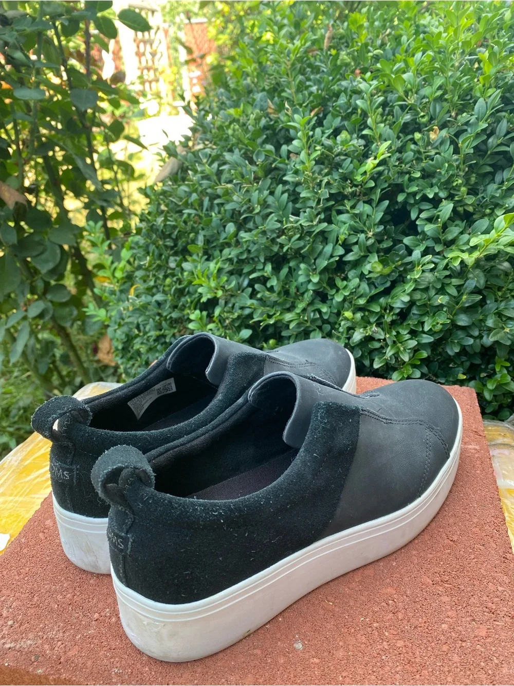 Toms Women’s Black Slip-On Platform Sneakers Size 6.5